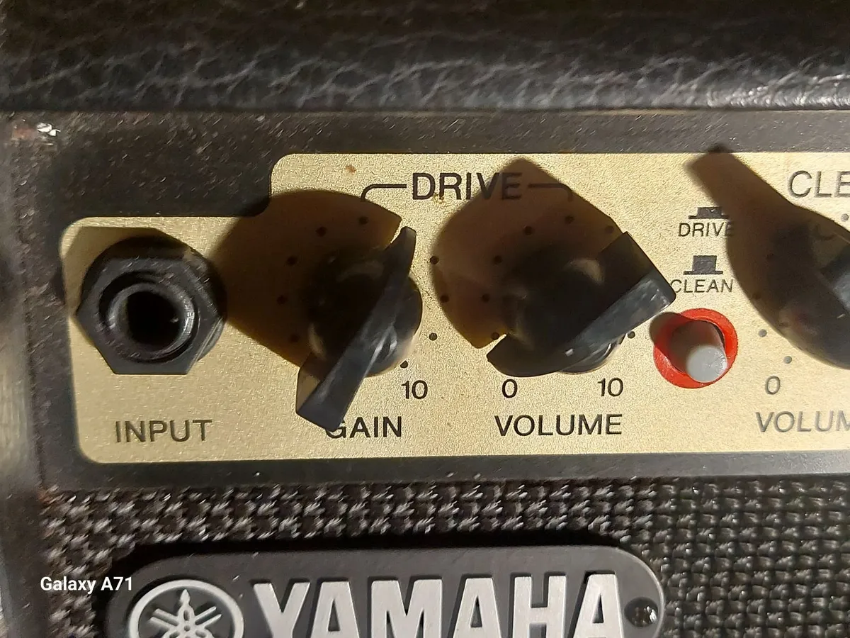 YAMAHA Guitar Amplifier Model GA-15 excellent cond - Image 3