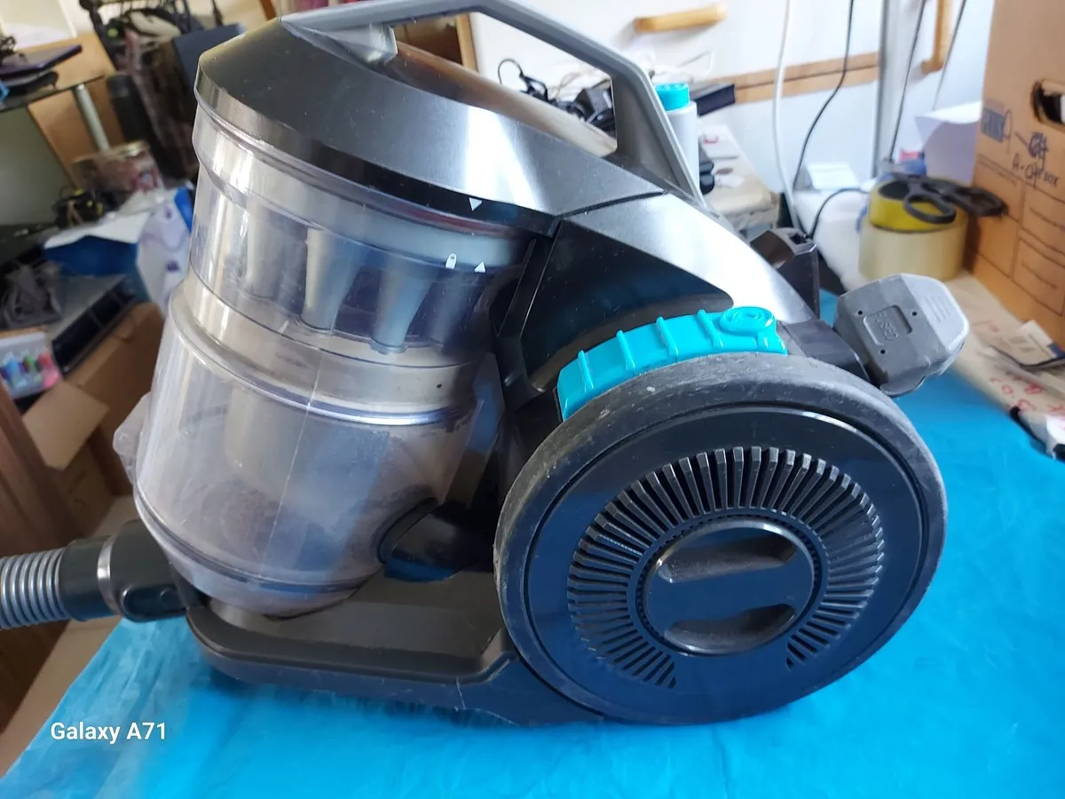 VAX Bagless Vacuum Cleaner, Model CCQSASV1P1 - Image 1