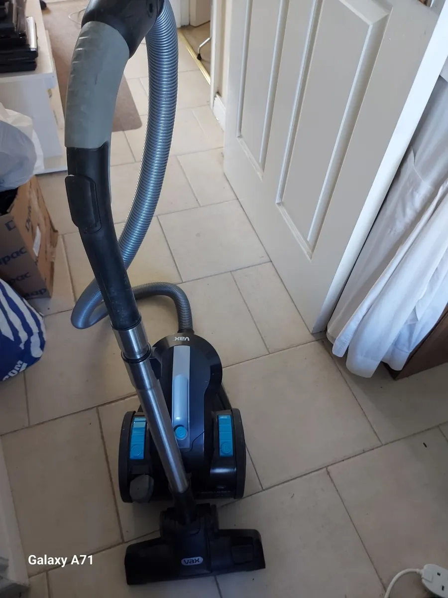 VAX Bagless Vacuum Cleaner, Model CCQSASV1P1 - Image 3