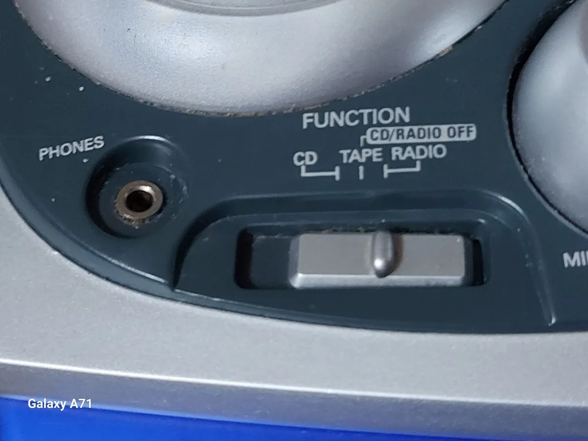 Hitachi Portable Stereo Boombox, Model CX-40E - Image 3