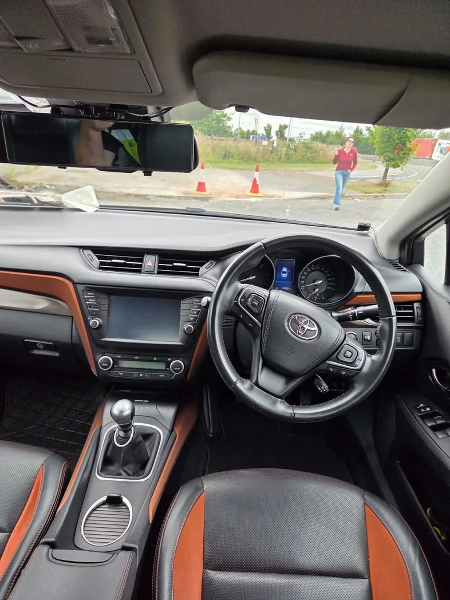 Car - Image 3