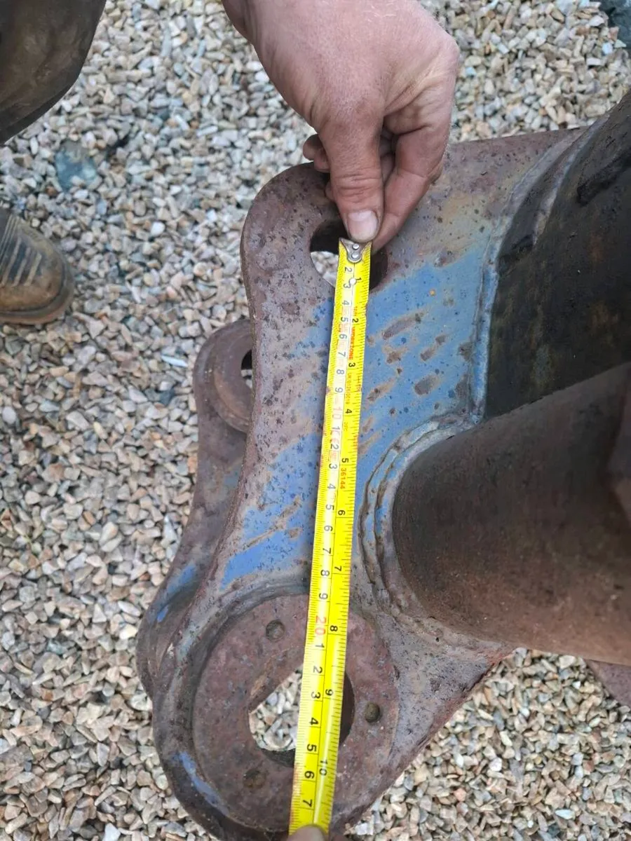 2 foot digger bucket 45 mm pins - Image 4
