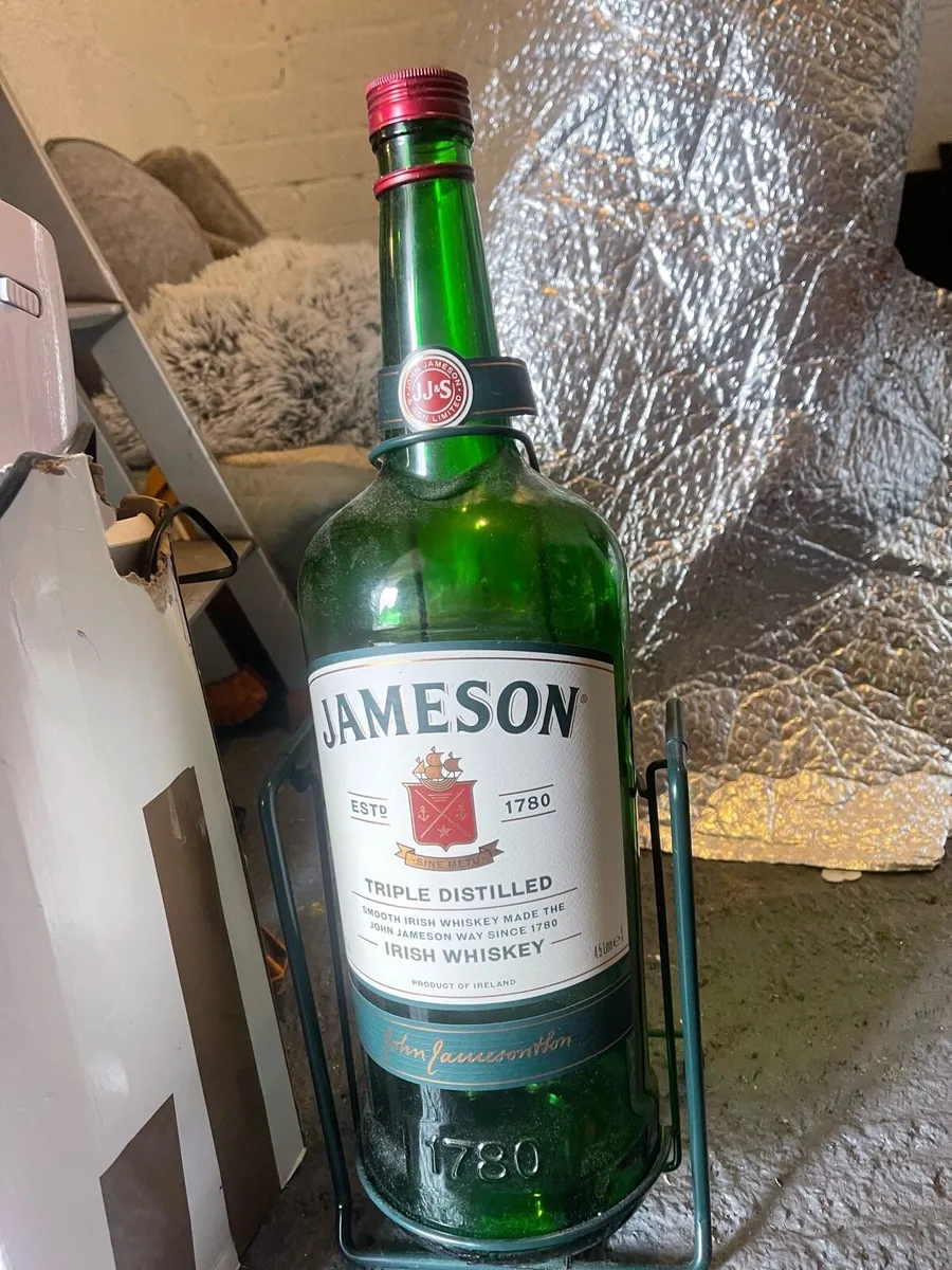 Jameson Whiskey 4.5 litre with pouring cradle - Image 1