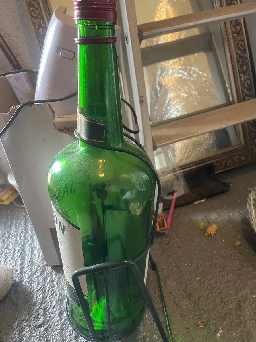 Jameson Whiskey 4.5 litre with pouring cradle - Image 4