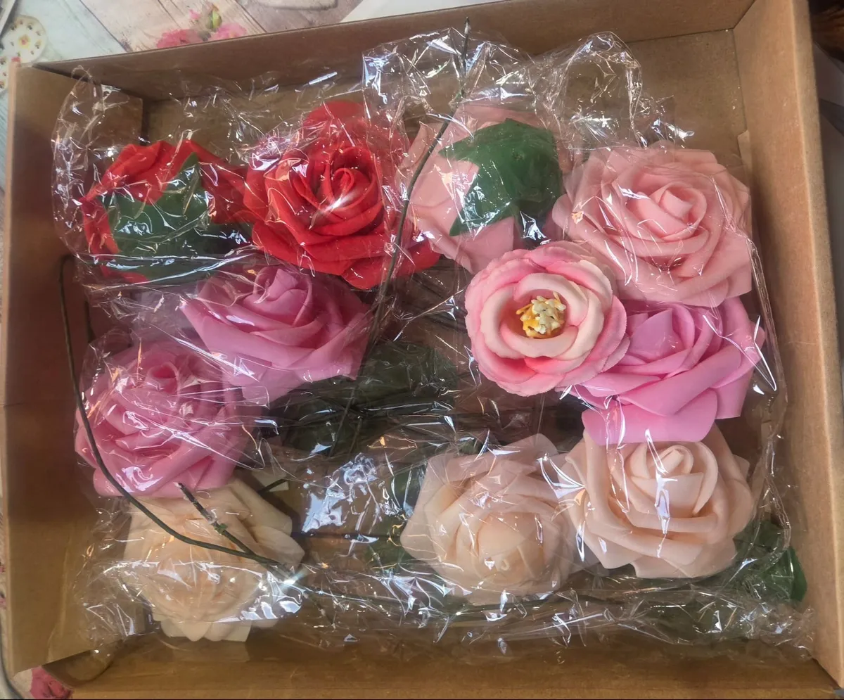 Artificial flowers - Image 1
