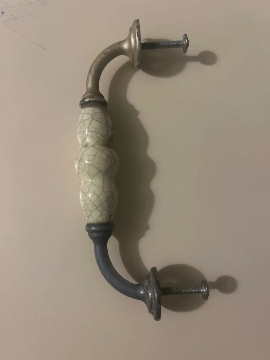 Kitchen handles - Image 1