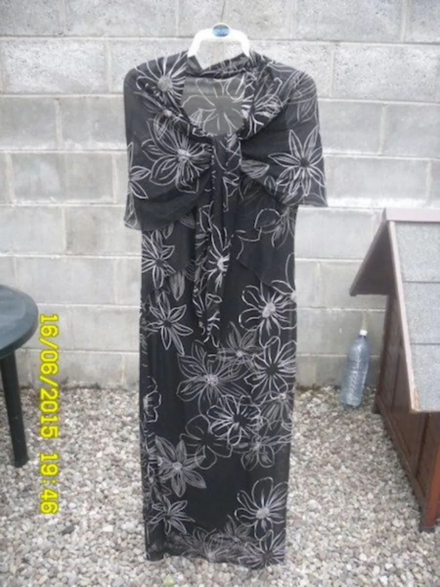BRAND NEW LadyH Designer Dress with Matching Shawl - Image 2