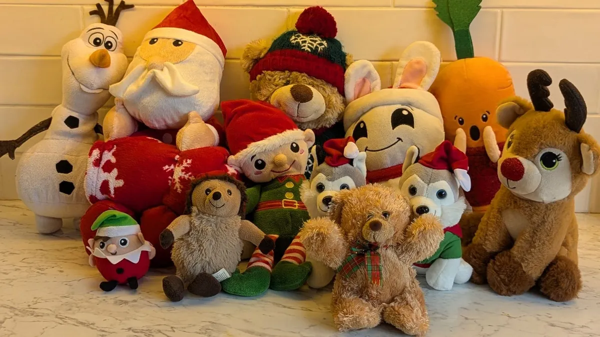 *RESERVED* *FREE* Christmas Teddy Bears - Image 3