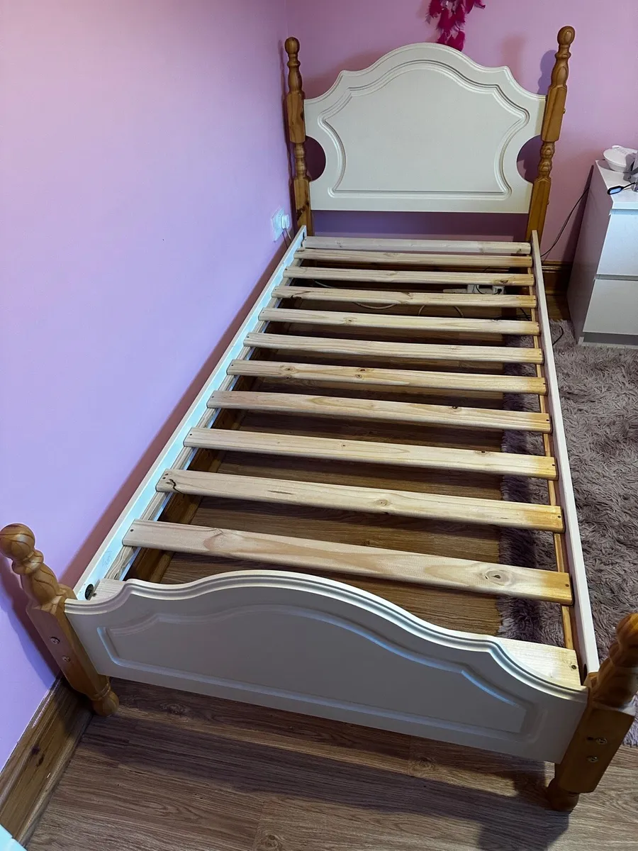 Child’s bed - Image 2