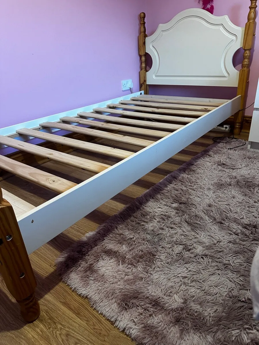 Child’s bed - Image 4