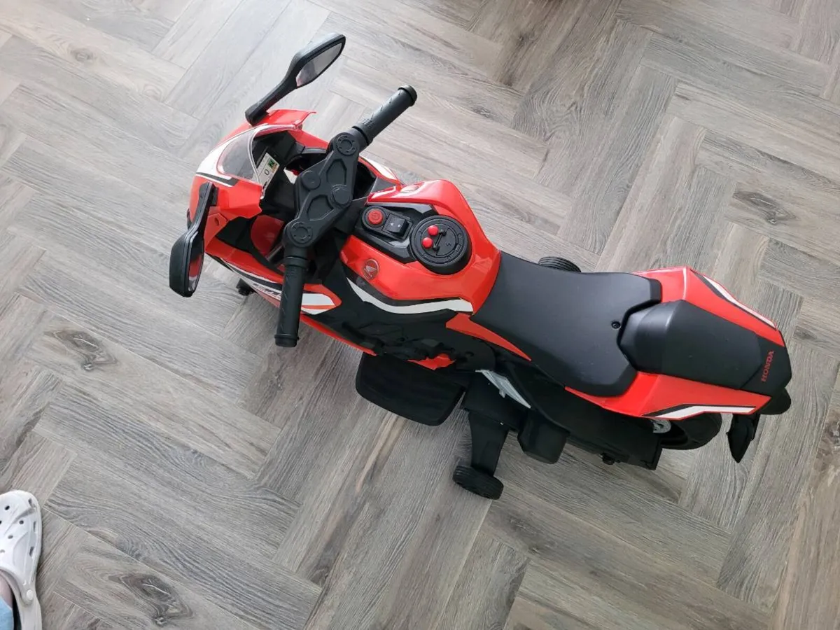 Electric Honda Kids Motorbike - Image 2