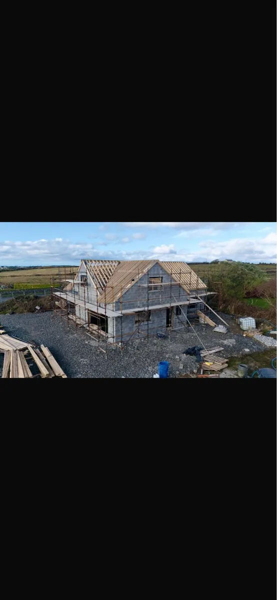 Scaffolding for 2600sq ft house - Image 4