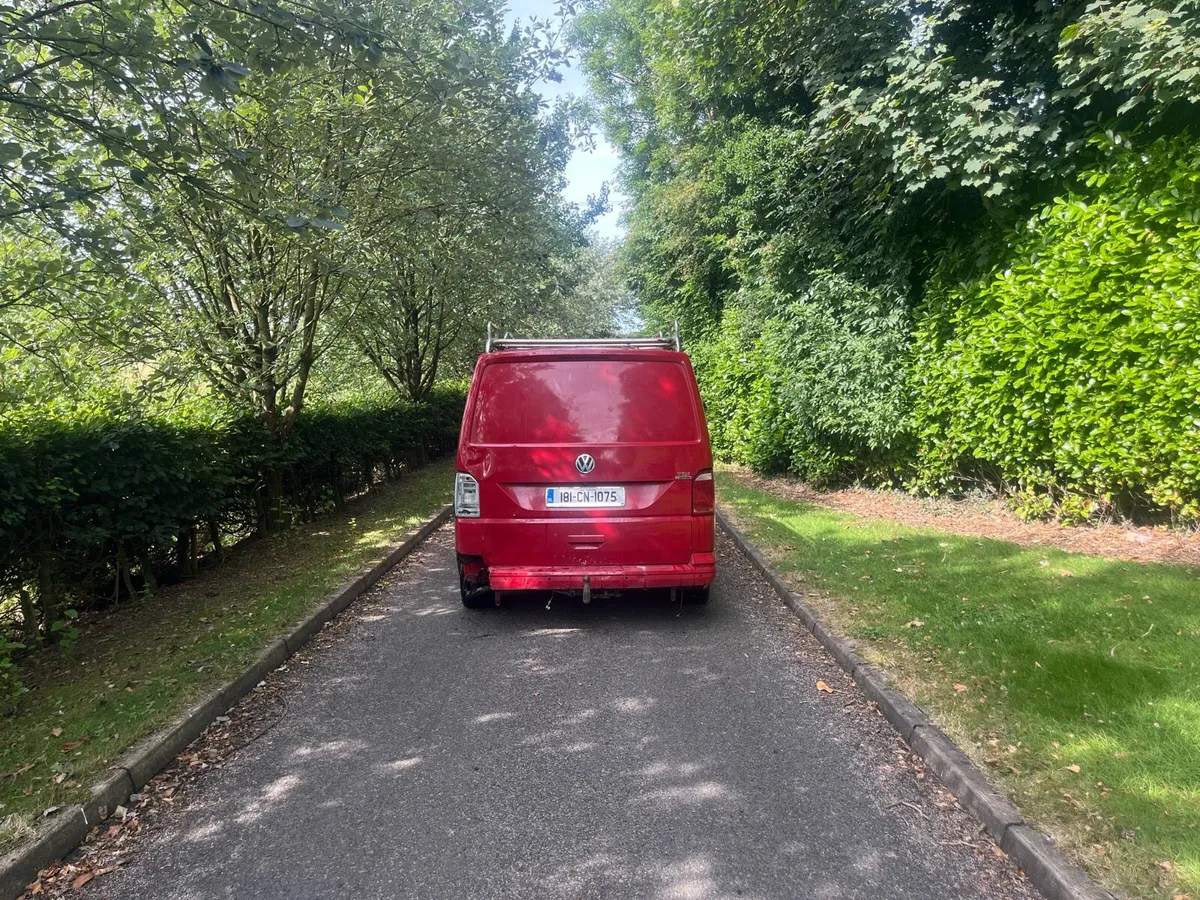 Volkswagen Transporter 2018 - Image 2