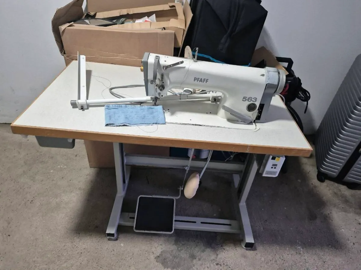 pfaff  sewing machine - Image 2