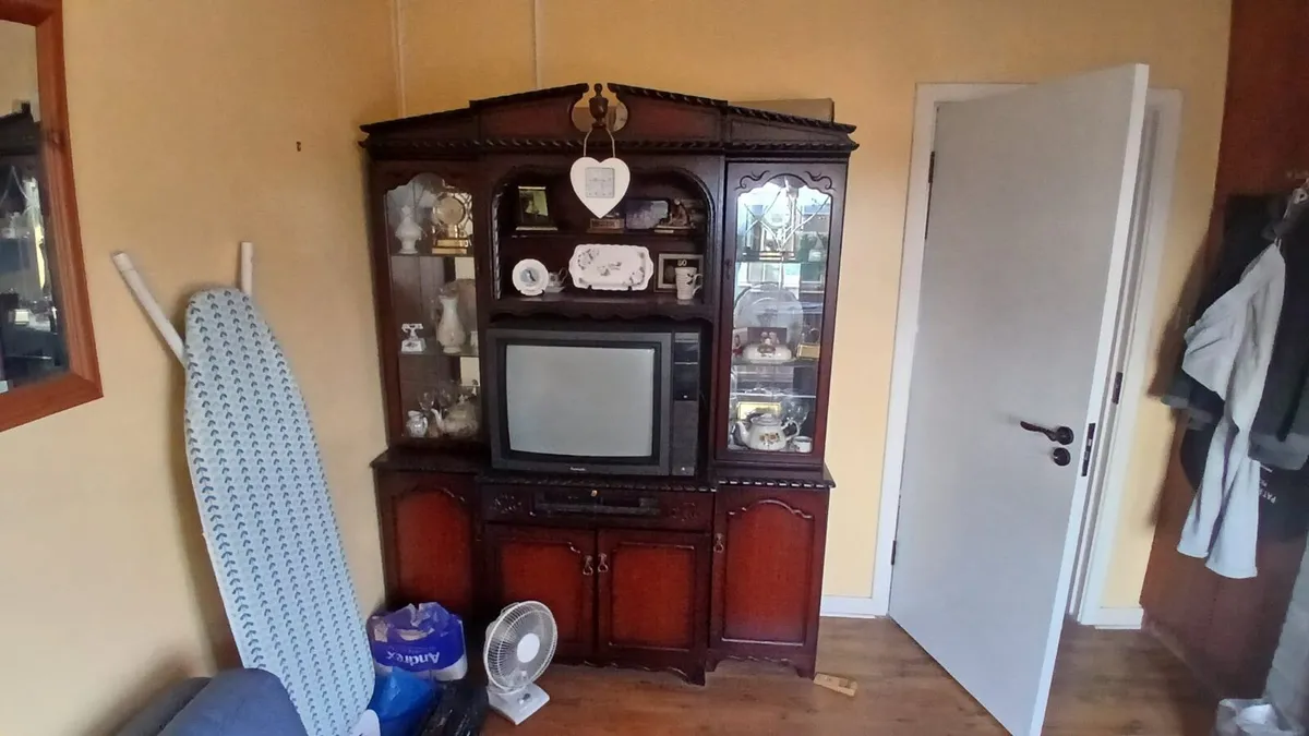 Cabinate Display Units - Image 1