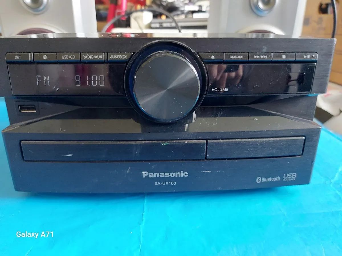 Panasonic Music Centre with Philips Speakers - Image 1
