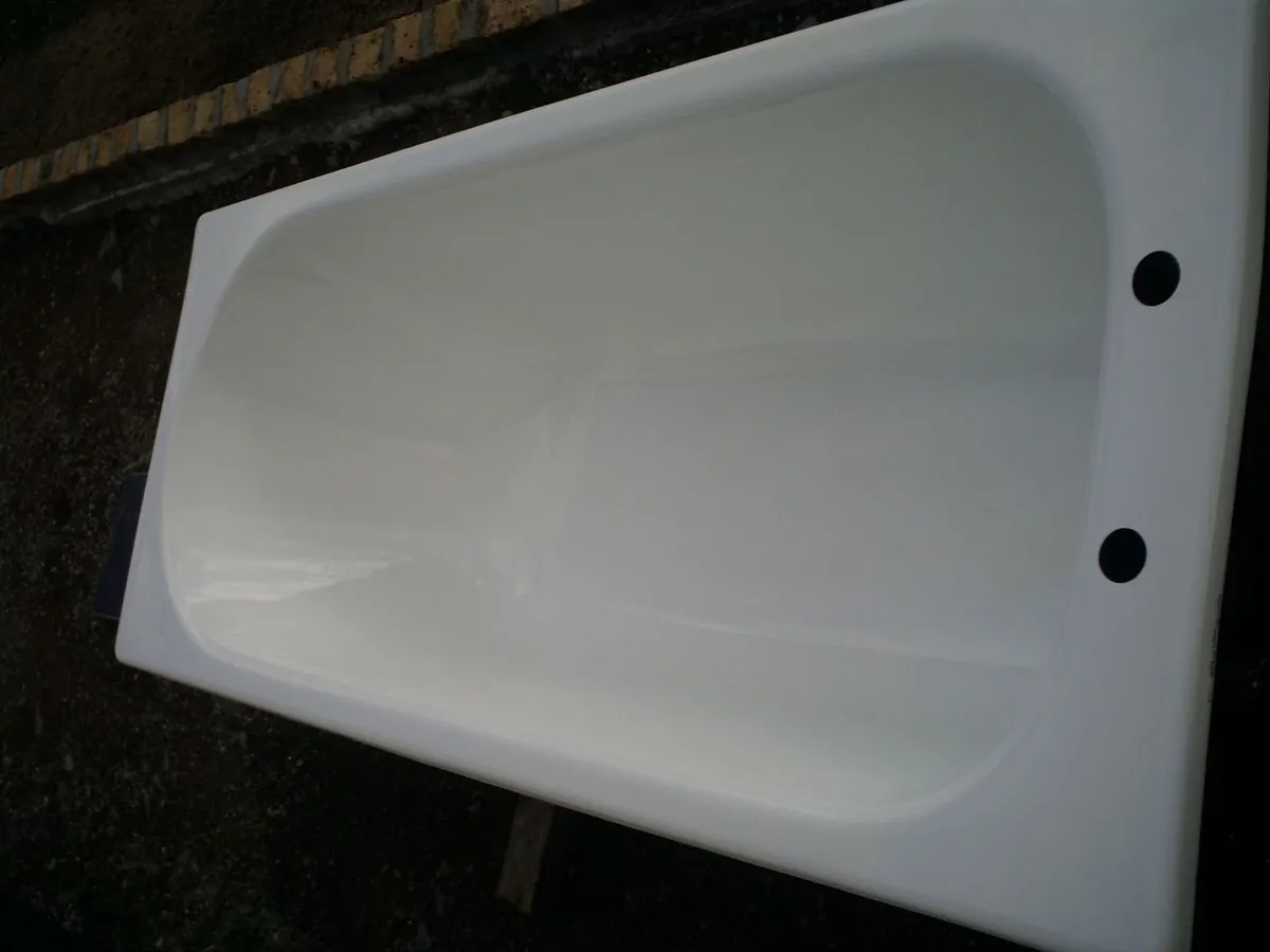 white cast iron bath - Image 1