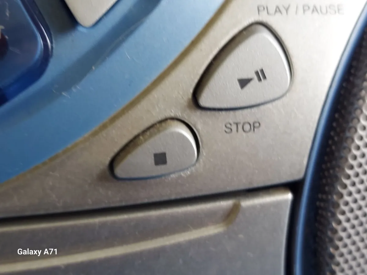 ALBA Portable Stereo - CD, RADIO & CASSETTE Player - Image 4