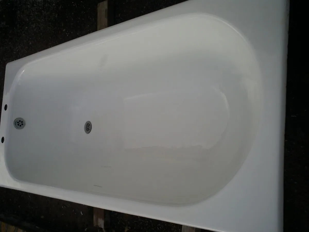 white cast iron bath - Image 2