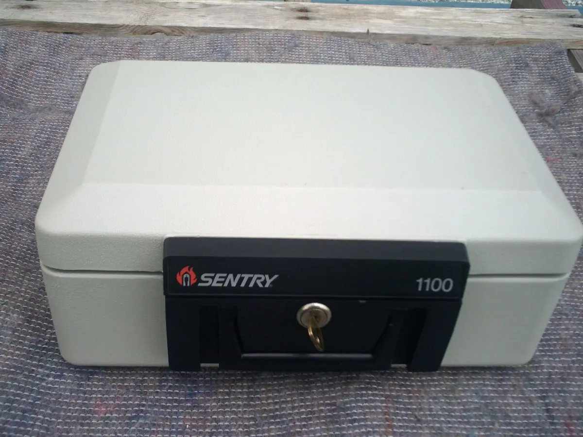 sentry fire resistant security box safe - Image 1