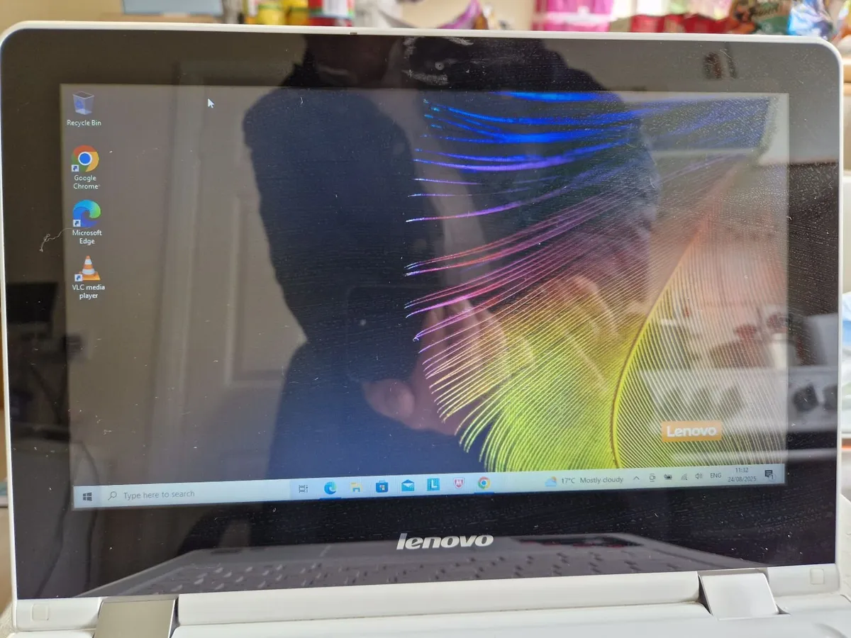 Lenovo Yoga 300-11IBR, White, 4GB RAM, 500GB HDD - Image 3