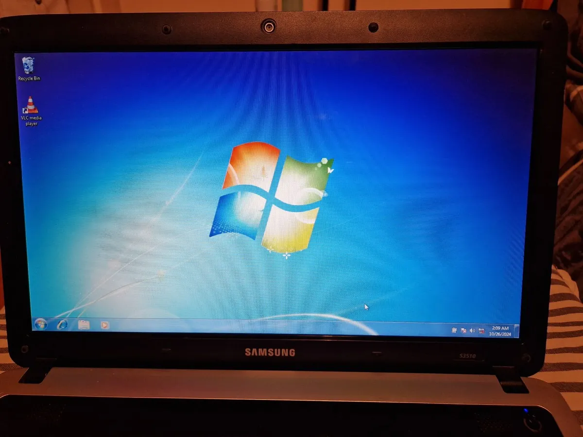 Samsung S3510 Laptop, 1 TB HDD, Windows 7, 3GB  RA - Image 1
