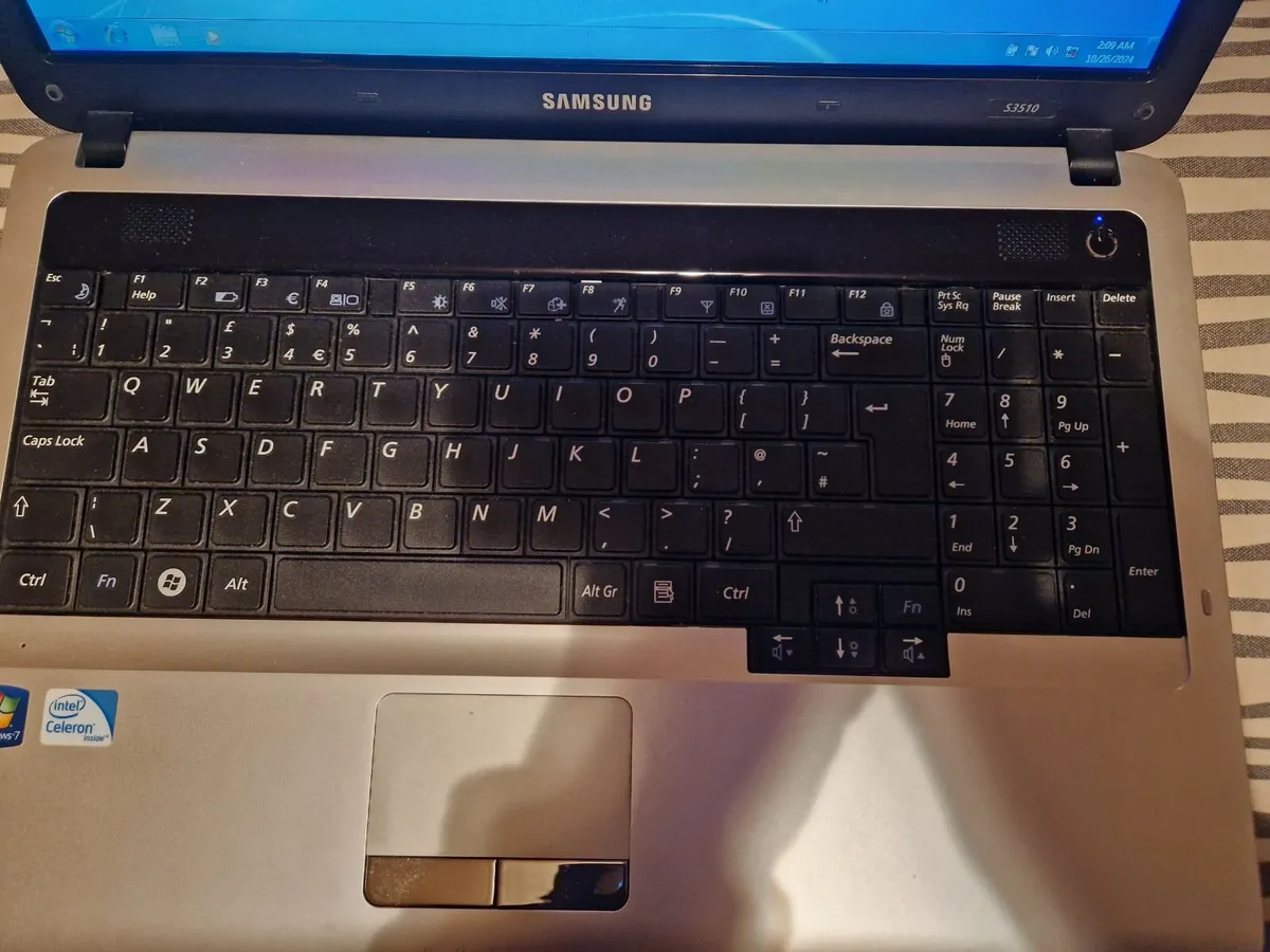 Samsung S3510 Laptop, 1 TB HDD, Windows 7, 3GB  RA - Image 2