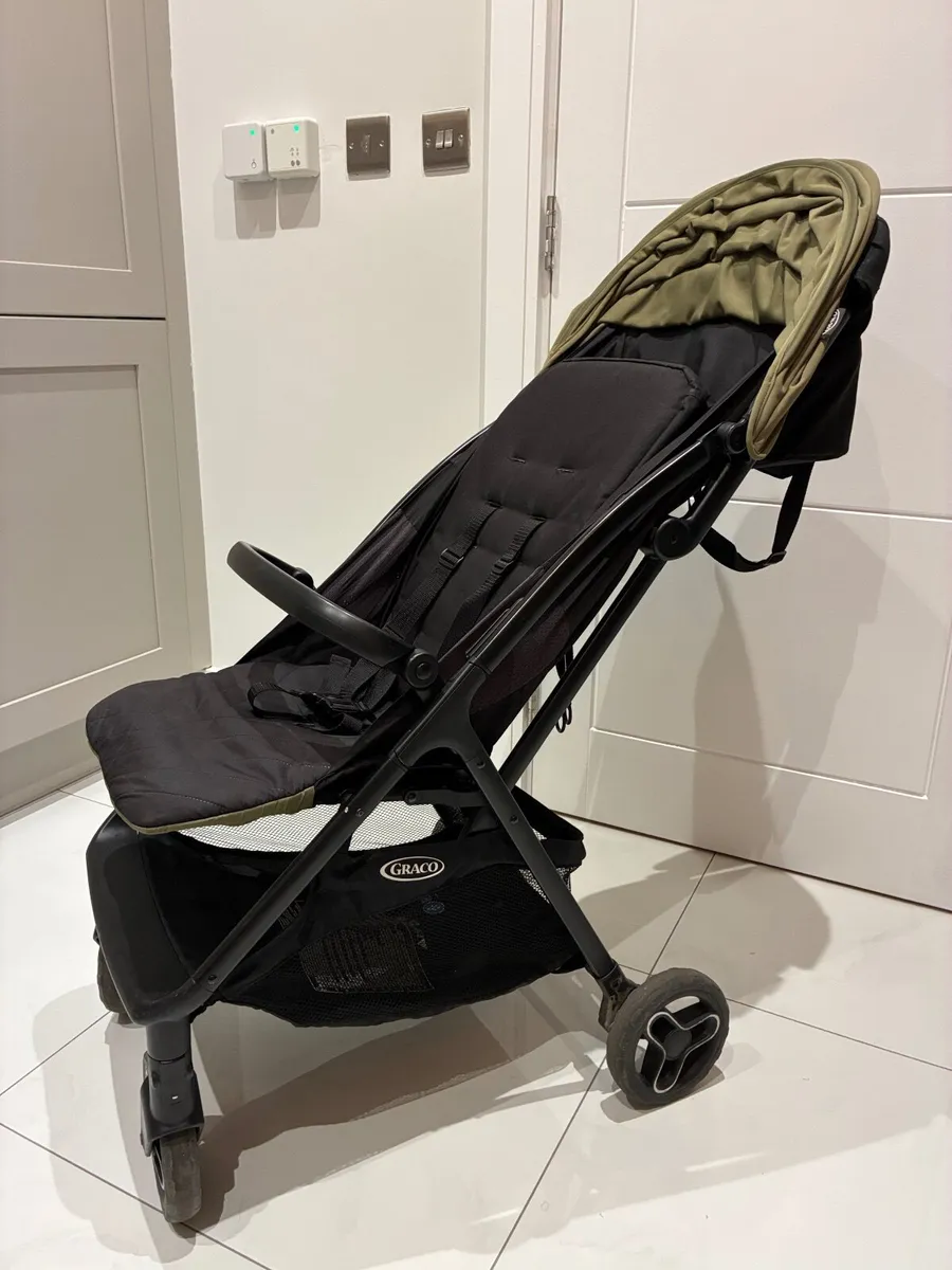 Graco folding pram - Image 4