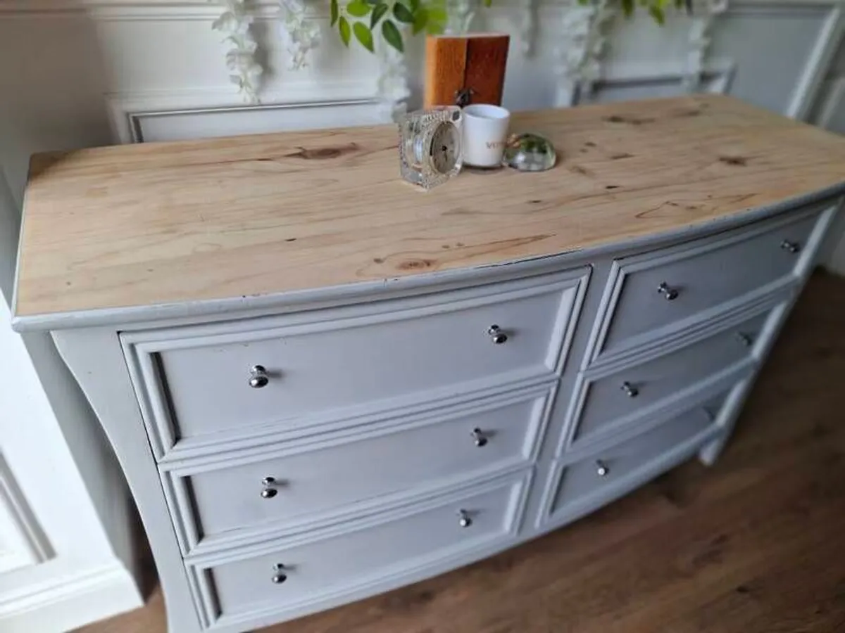 Mahagony rustic sideboard. 6 drawers. Beautiful solid structure, finished with durable silver handles. - Image 2