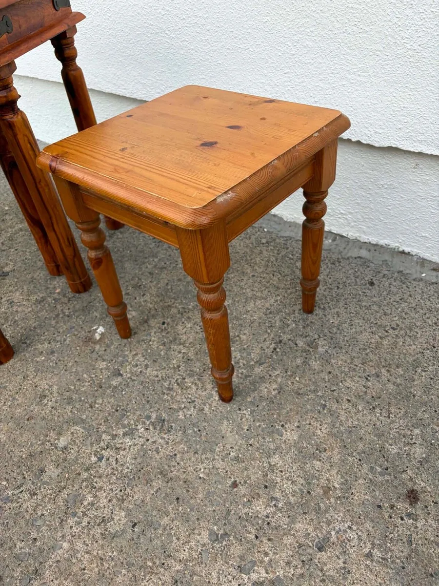 nest of tables / side tables / coffee tables - Image 4