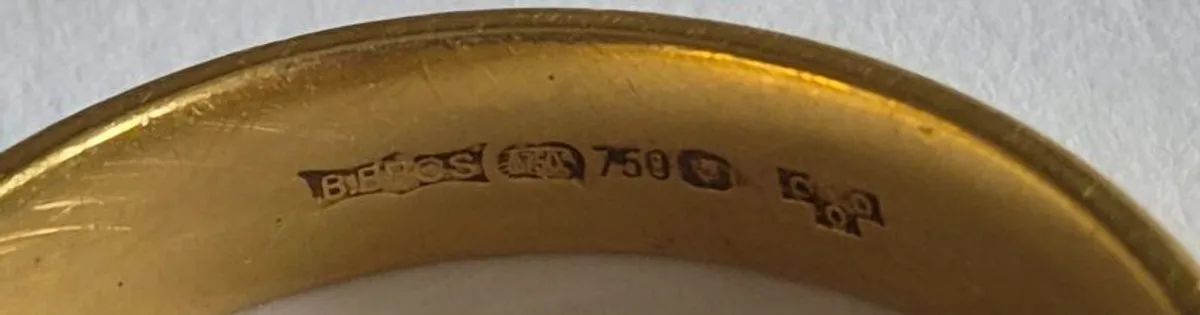 18ct Gold Men's Wedding Ring  7g  UK Hallmarked - Image 2