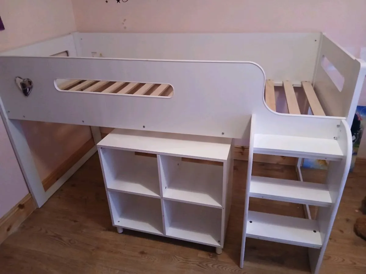 Mid rise bed - Image 1