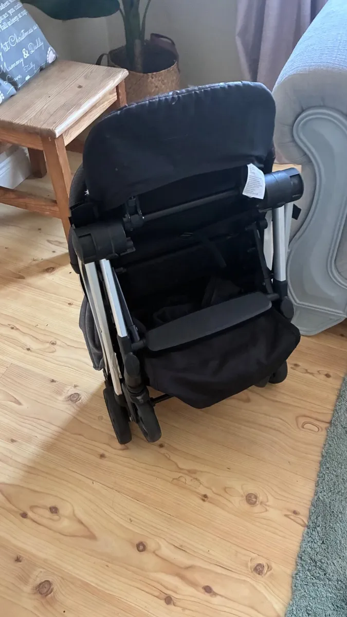 Travel pushchair - Image 1