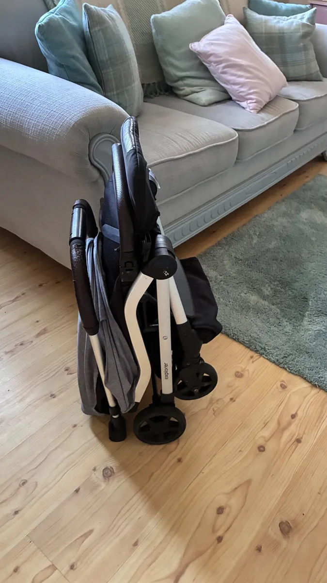 Travel pushchair - Image 2