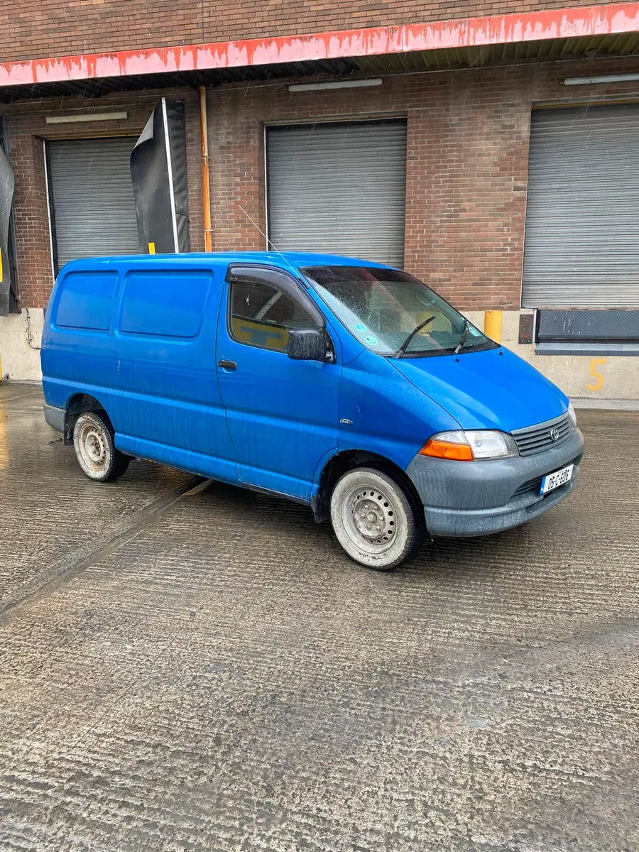 Toyota hiace - Image 2