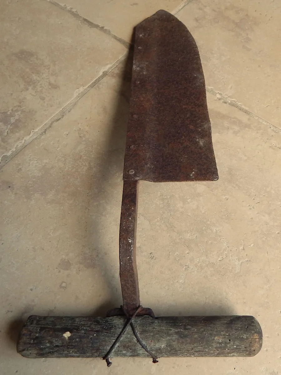 Vintage Traditional Agricultural Hay Knife - Image 3