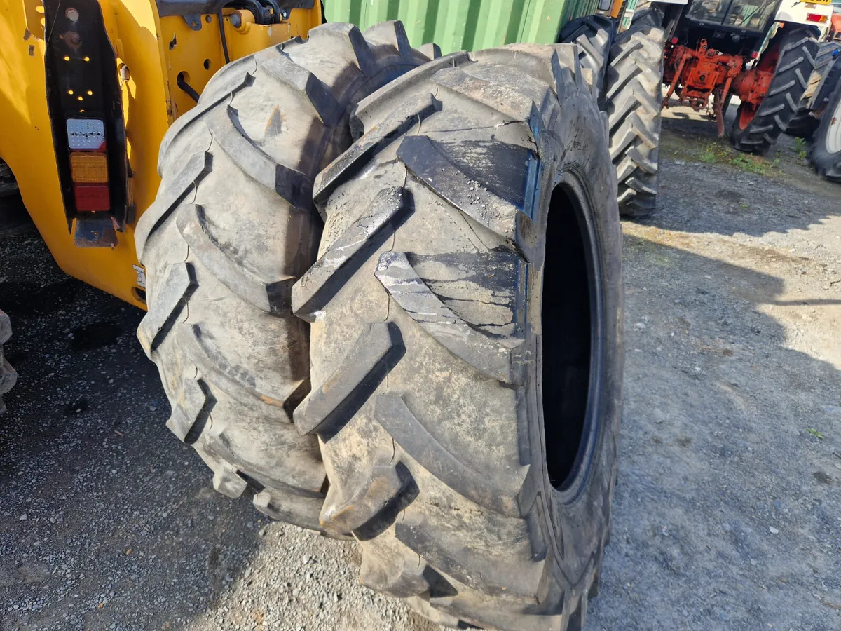 Cultor 420/70/28 tyres - Image 2