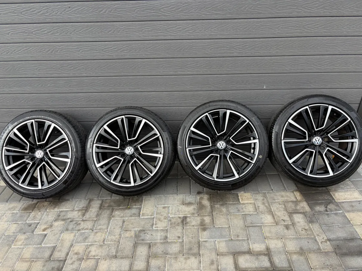 18” VOLKSWAGEN GOLF ALLOY WHEELS & TYRES - Image 2
