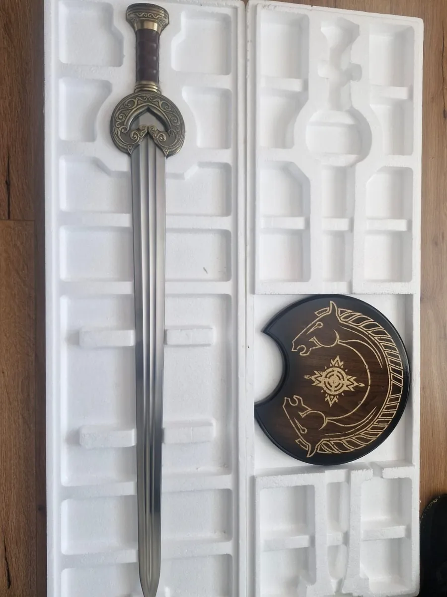 Lord of The Rings Sword - Image 2
