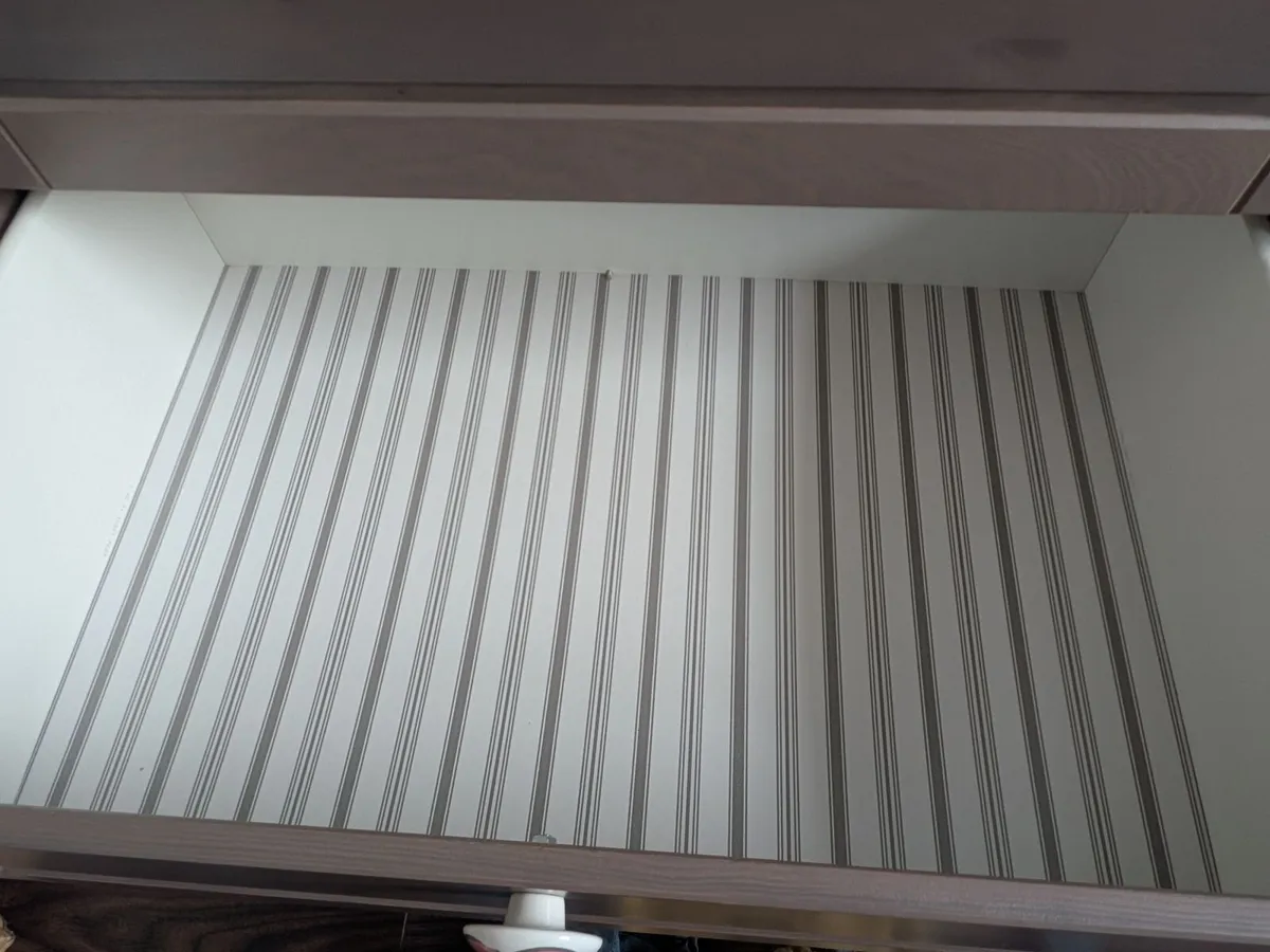 Changing table - Image 3