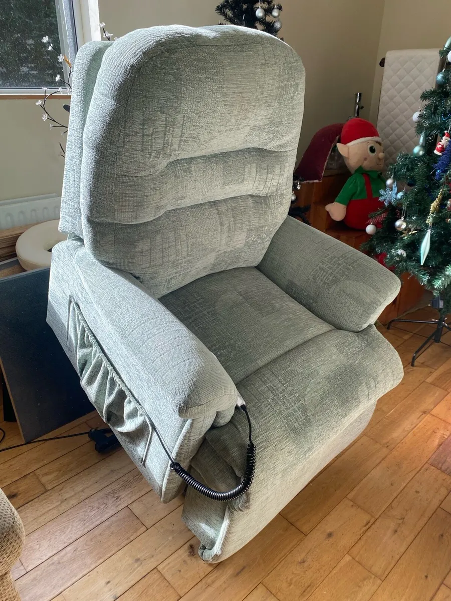 Sherborne Electric Rise & Recline Chair - Image 4