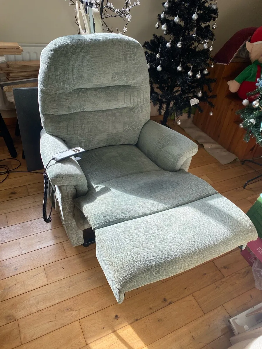 Sherborne Electric Rise & Recline Chair - Image 3
