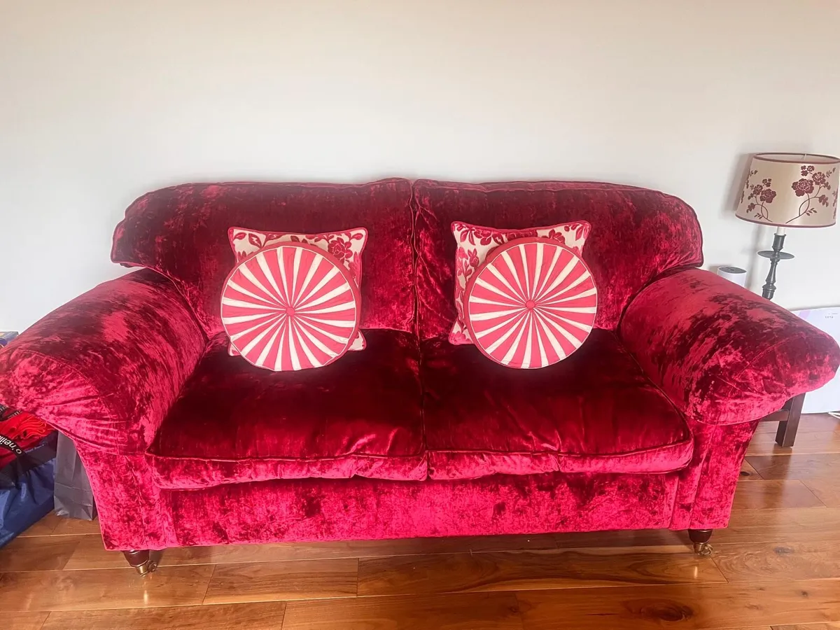Laura Ashley couch - Image 4