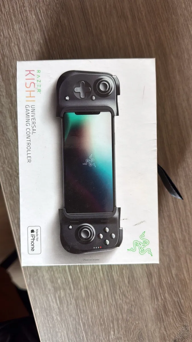 Razer Kishi mobile game controller for iPhone - Image 1