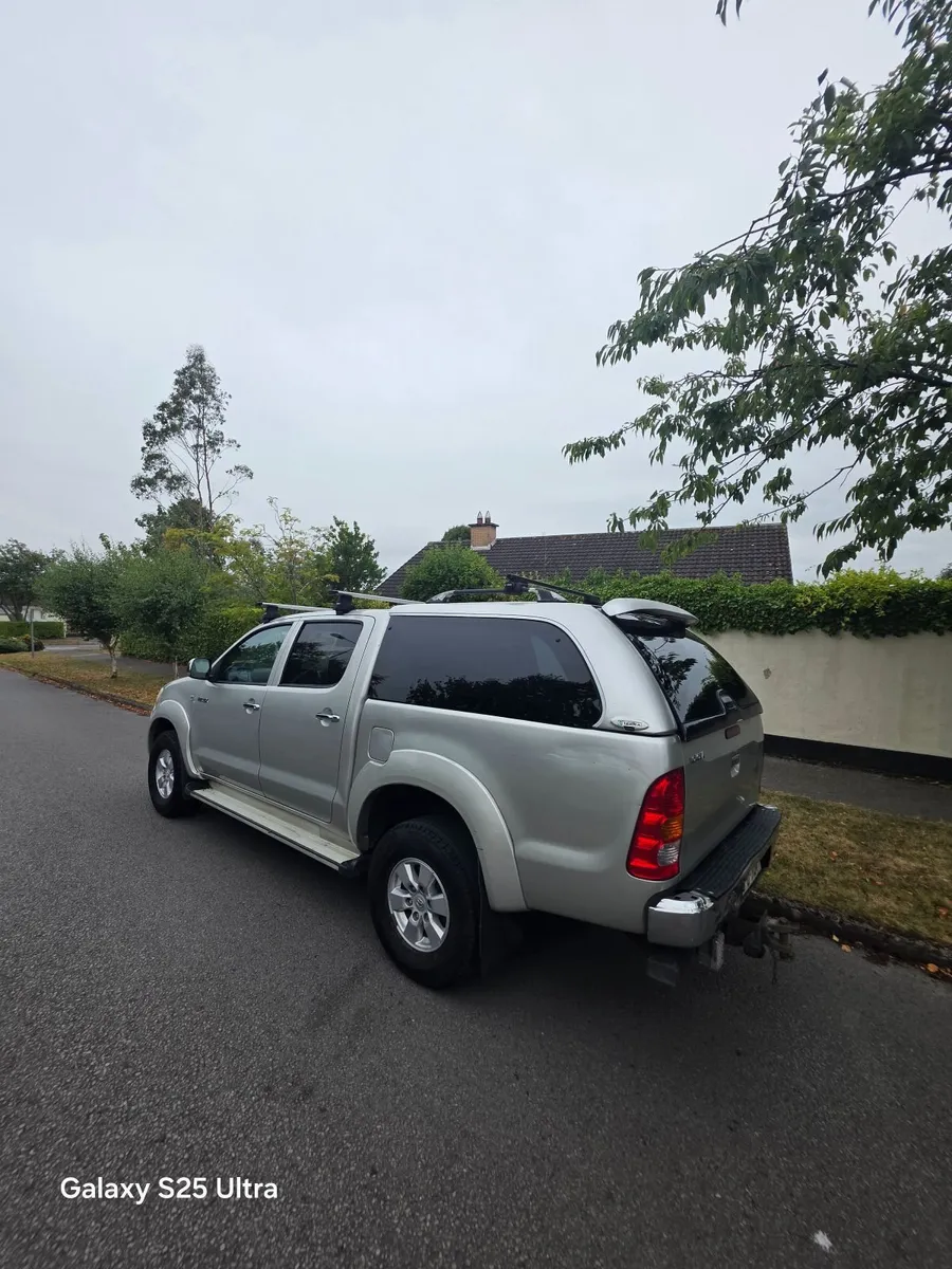 Toyota Hilux 2010 - Image 4
