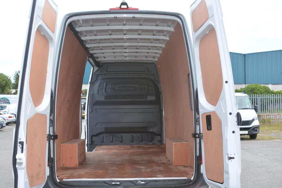 Mercedes-Benz Sprinter 170 BHP - Image 2