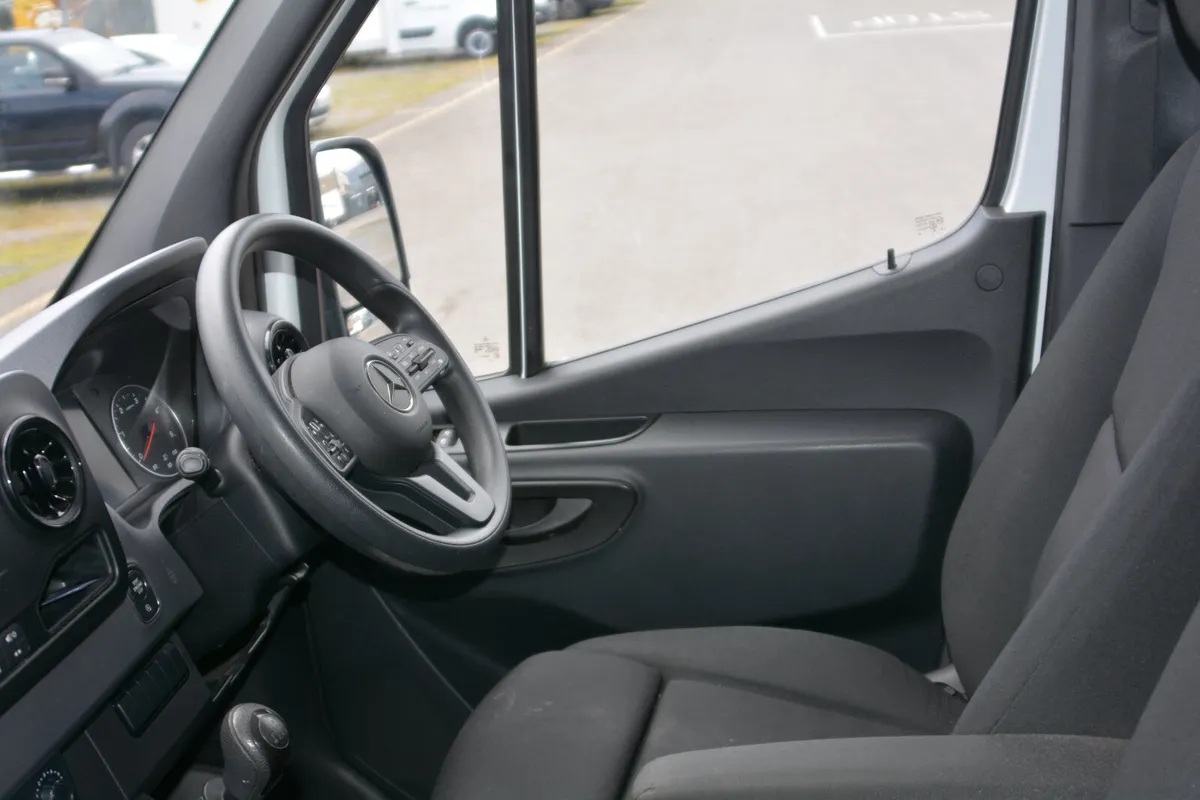 Mercedes-Benz Sprinter 170 BHP - Image 4