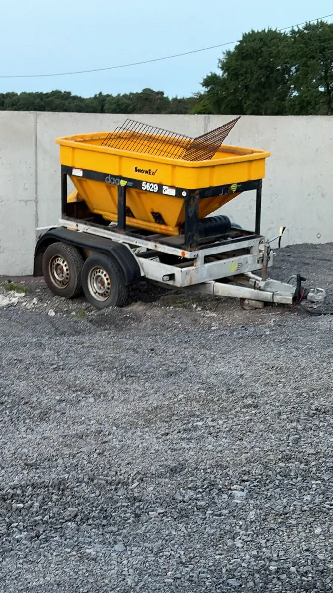 ********** salt gritter machine *********** - Image 1