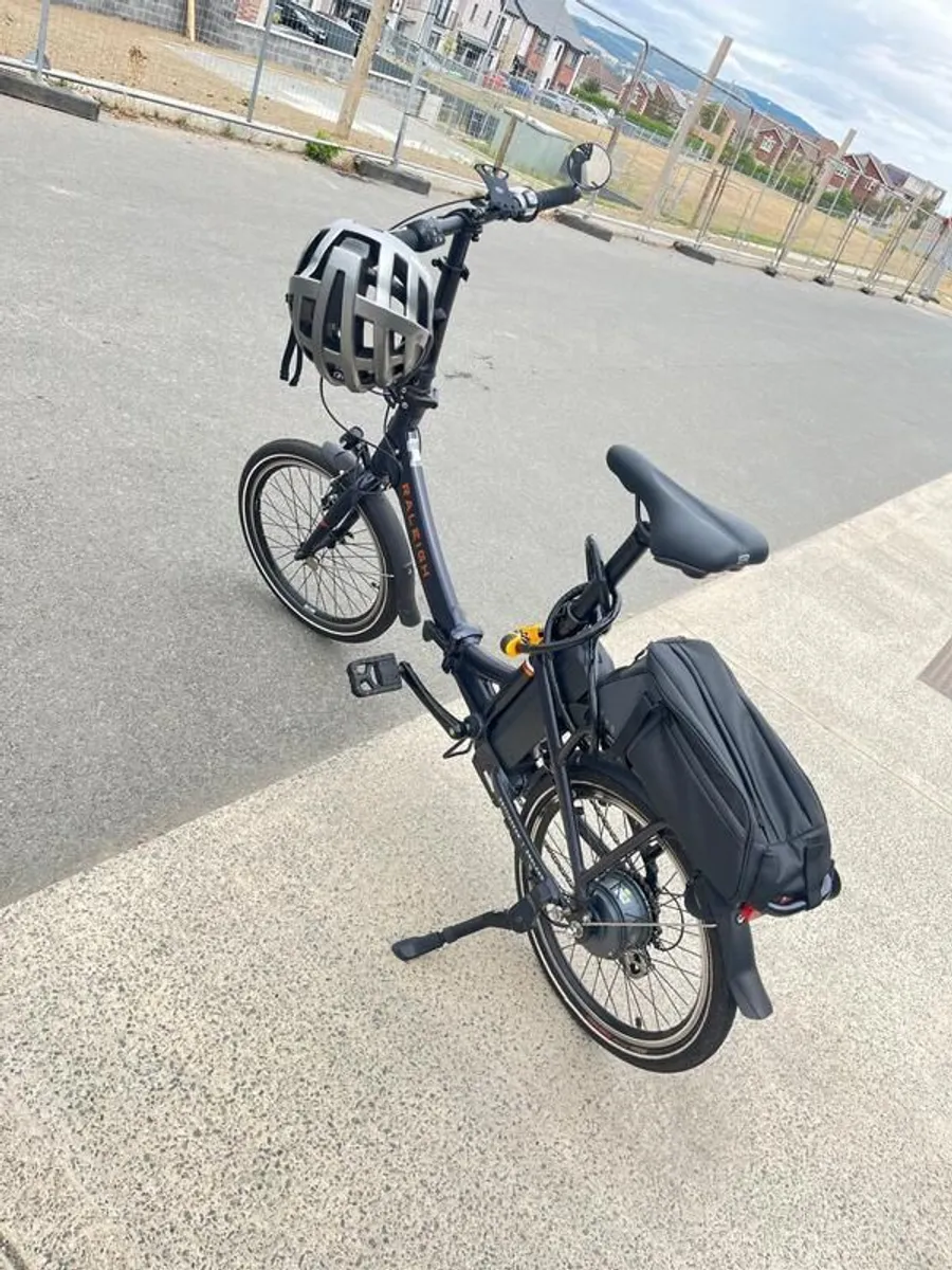 Raleigh Stow-E-Way Folding Electric Bike (Excellent Condition) - Image 3