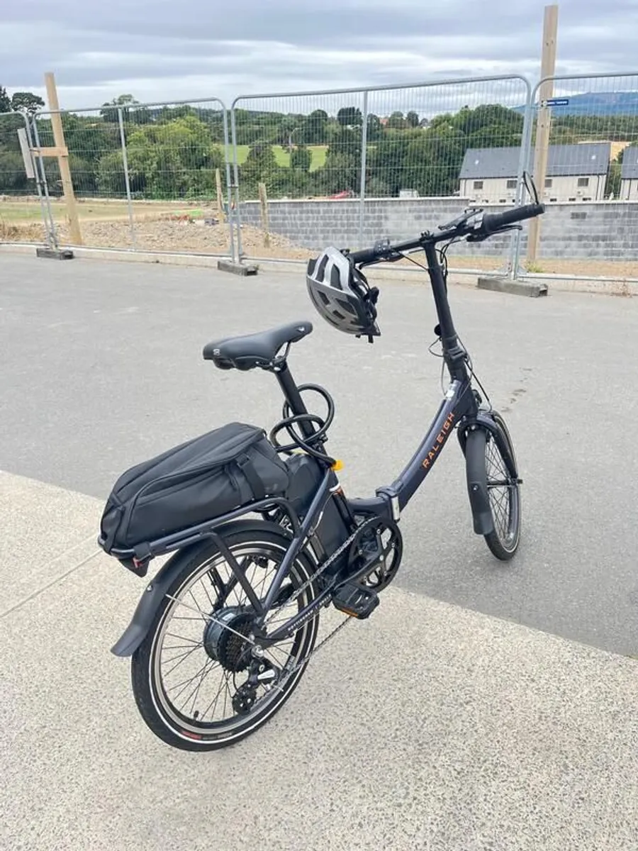 Raleigh Stow-E-Way Folding Electric Bike (Excellent Condition) - Image 4